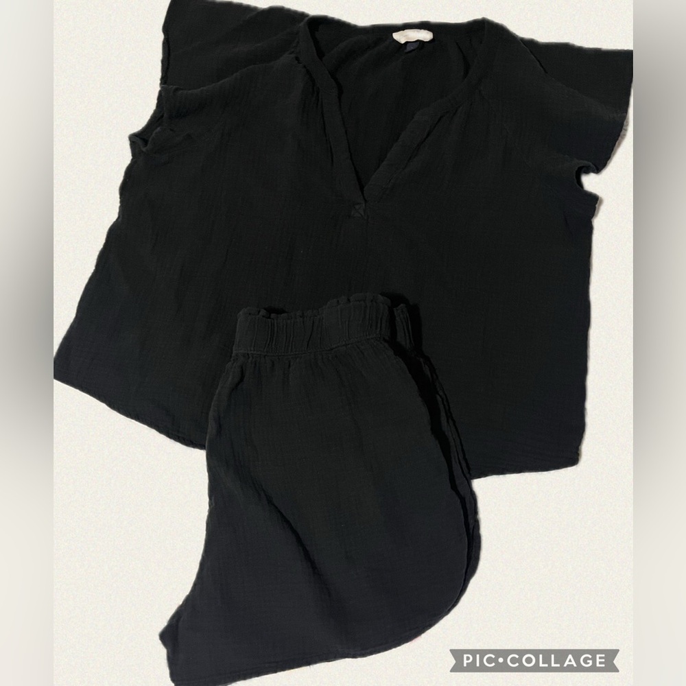 Universal Thread Black Top and short Set